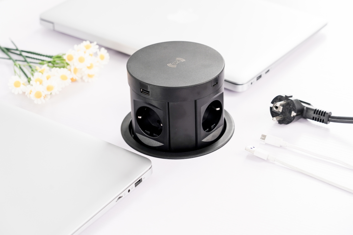PLUX07 POP UP Wireless charging unit inbouw 4x 230v en 2 x USB-A 2 x USB-C met stroom aansluitsnoer