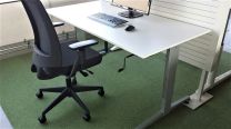 Aspa Facility Slinger Verstelbaar bureau zilvergrijs